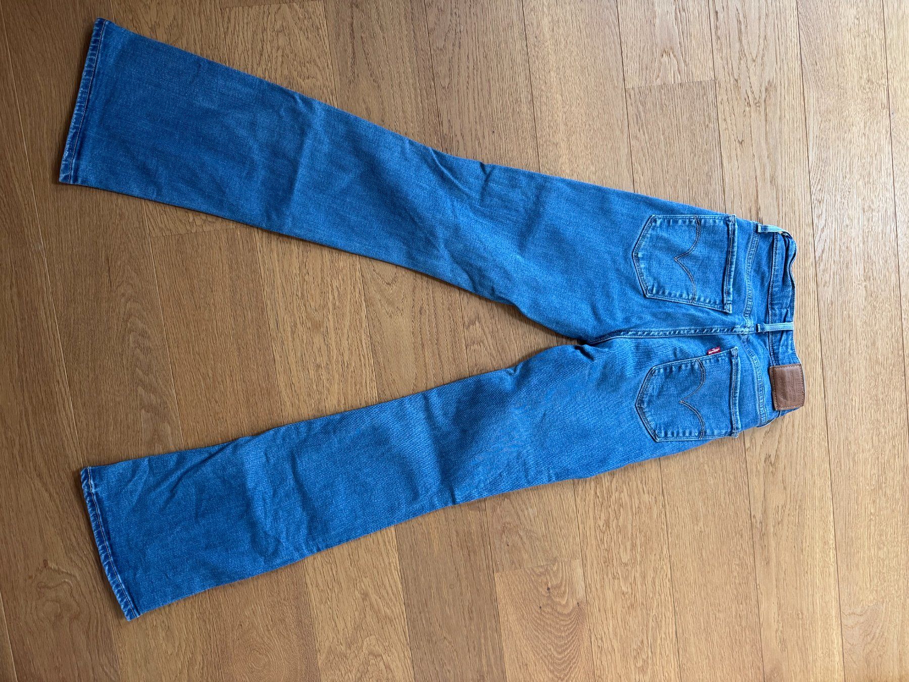 Levi's Jeans: Levi's Jeans Bootcut – Usato da Ettiswil venduto da Ursi33 2