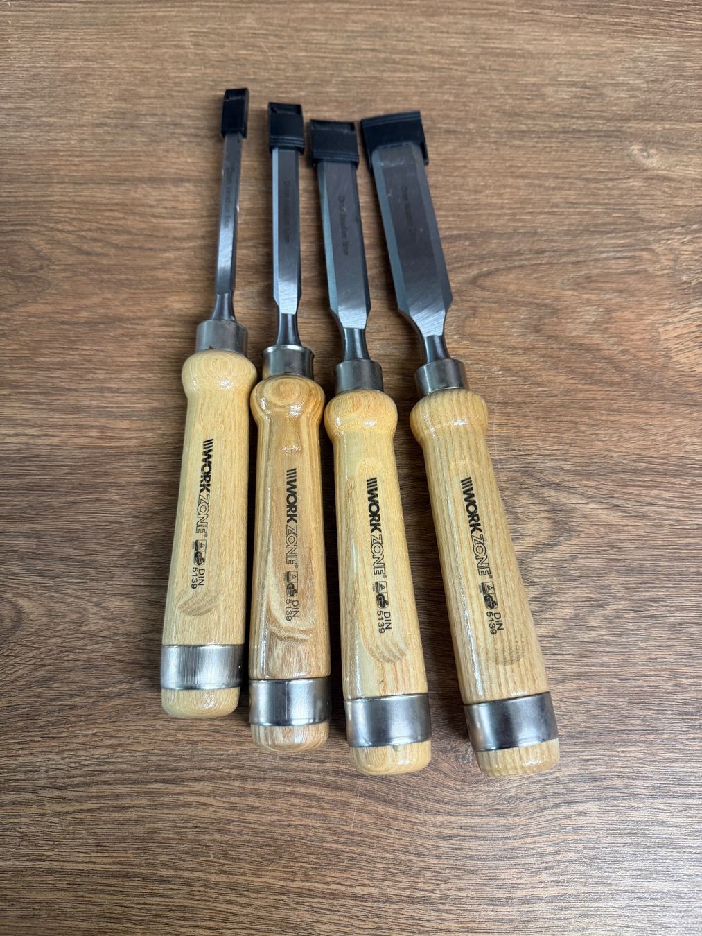 Tutti gli attrezzi: Stecheisen Set, 4-teilig, Chrom Vanadium Stahl – Nuovo (secondo la descrizione) da Nussbaumen AG venduto da olitech5415