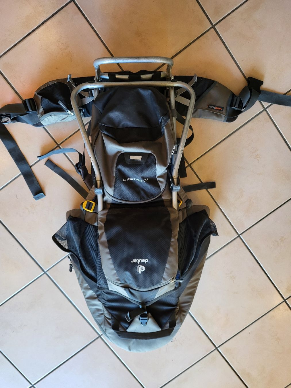 Deuter Borse & Zaini: Deuter Kraxe Kindertrage – Usato da Thal venduto da svsch 2