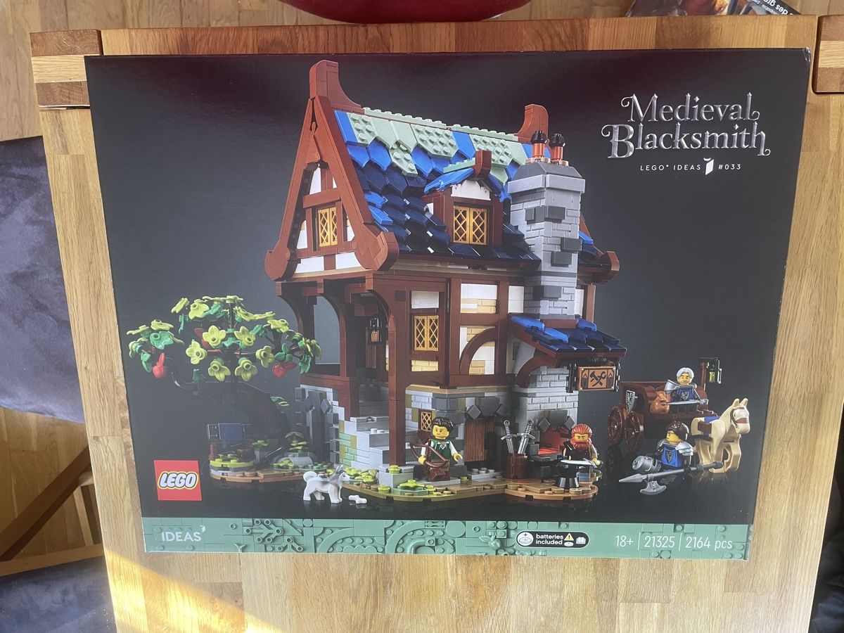 Lego Kit di costruzioni: Je vends lego 21325 forge médiéval  – Nuovo e nell'imballaggio originale da Les Brenets venduto da serialdrink