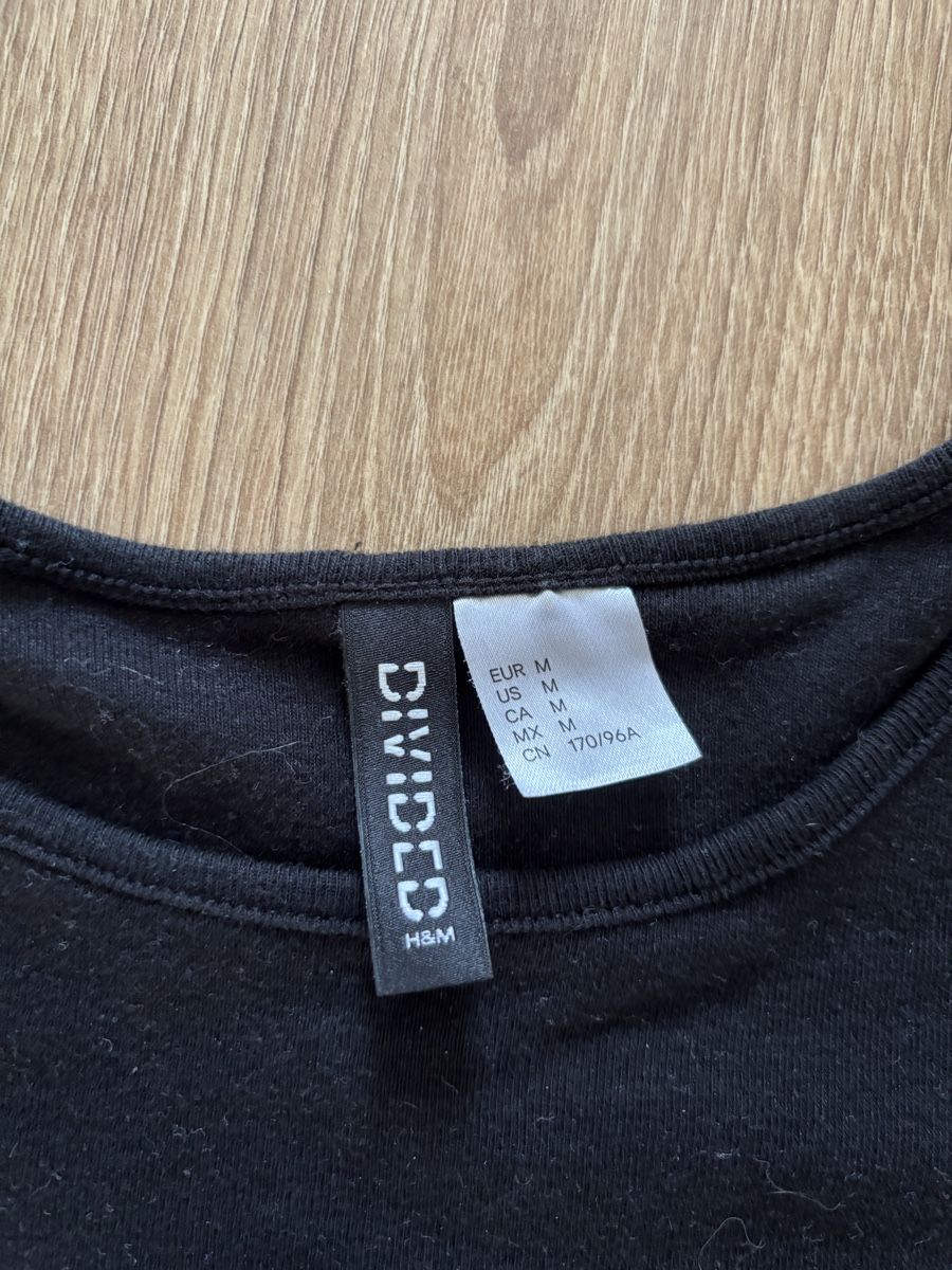 H&M T-shirt: T-shirt dramatic – Nuovo (secondo la descrizione) da Solothurn venduto da amelie.br 2