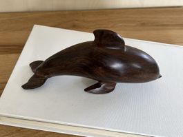 Handgeschnitzter Delfin aus Eisenholz, schwere Edelholz.