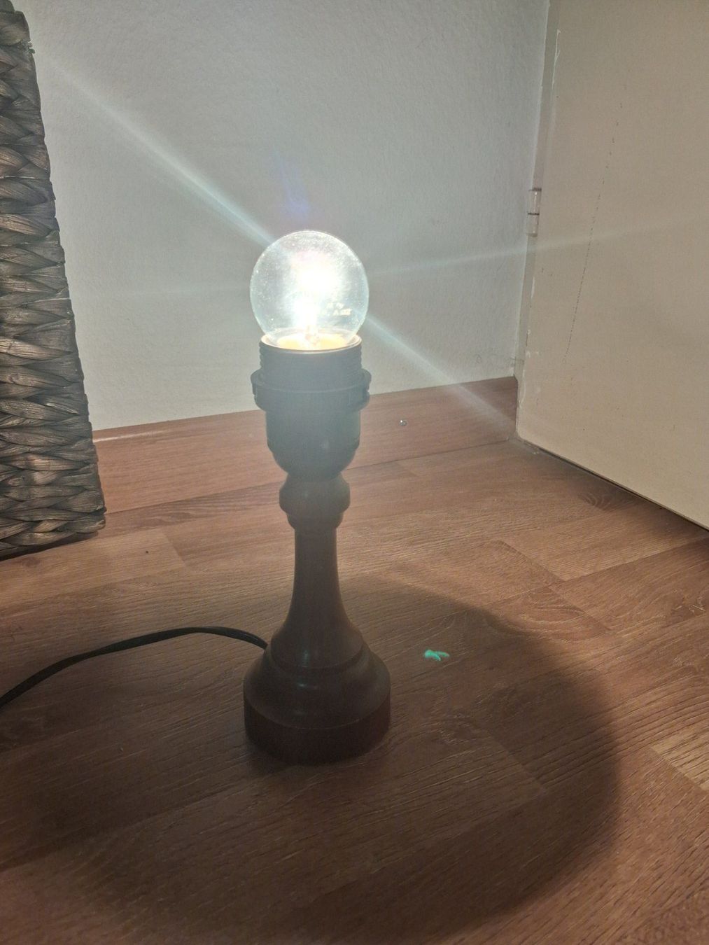 Lampade: Tischlampe Holz dunkelbraun – Usato da Bern venduto da Josef1903 1