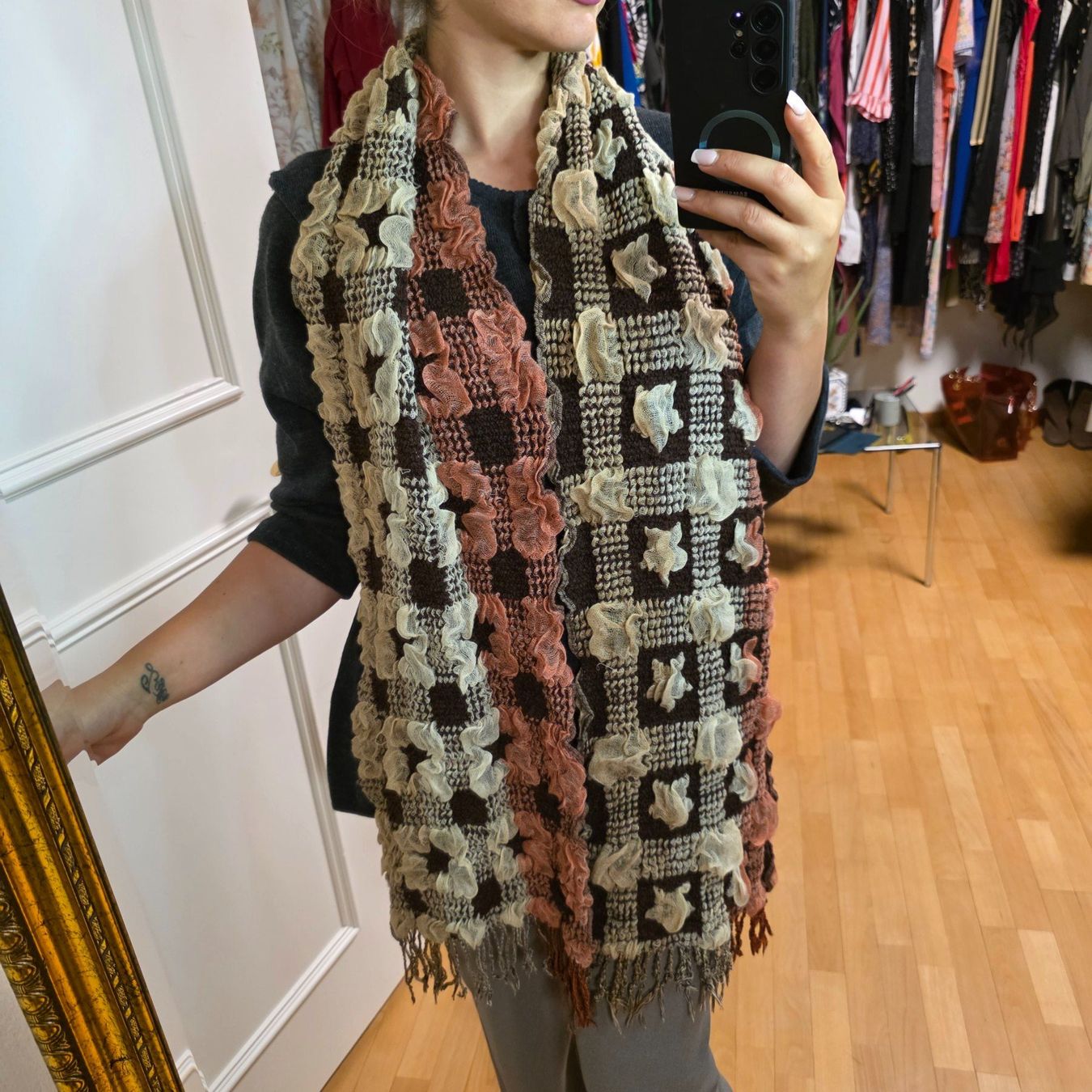 Foulard & Sciarpe: Schicker Damen Schal braun beige gestreift Fransen – Usato da Wald ZH venduto da CapLux