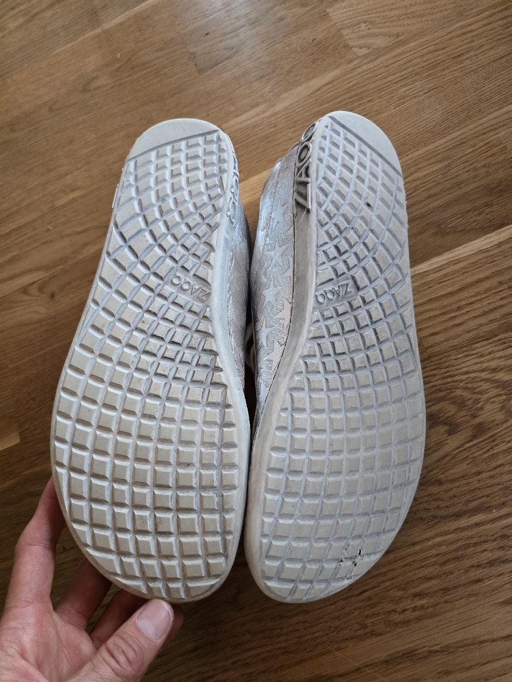 Scarpe da donna: ZAQQ Sneaker Silber 44 neuwertig – Nuovo (secondo la descrizione) da Hünikon venduto da Butz0 1