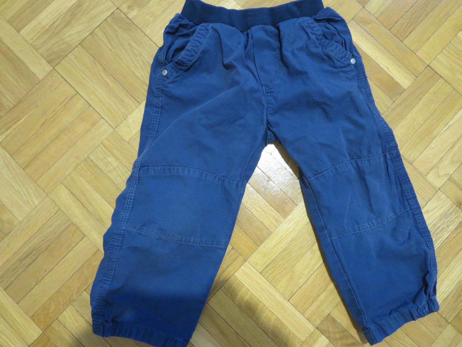 Lotti & Set di vestiti: 2 Blaue Kinder Hosen /Grösse 86 – Usato da Wallisellen venduto da Arvenstube 5