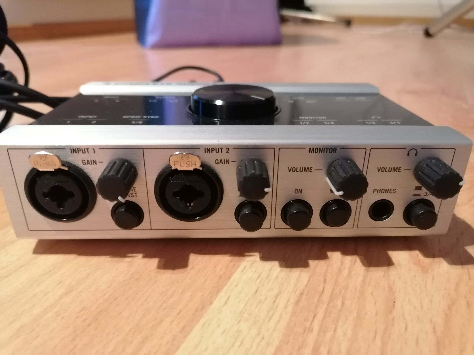 Studioequipment: Native Instruments Komplete Audio 6 / USB-Audio-Interface – Gebraucht aus Frenkendorf von bel_cdh8 3