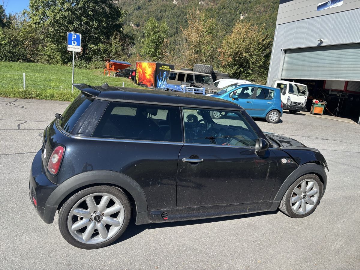 Mini Autos: Mini Cooper ab Platz – Gebraucht aus Ringgenberg BE von mai_ph6w