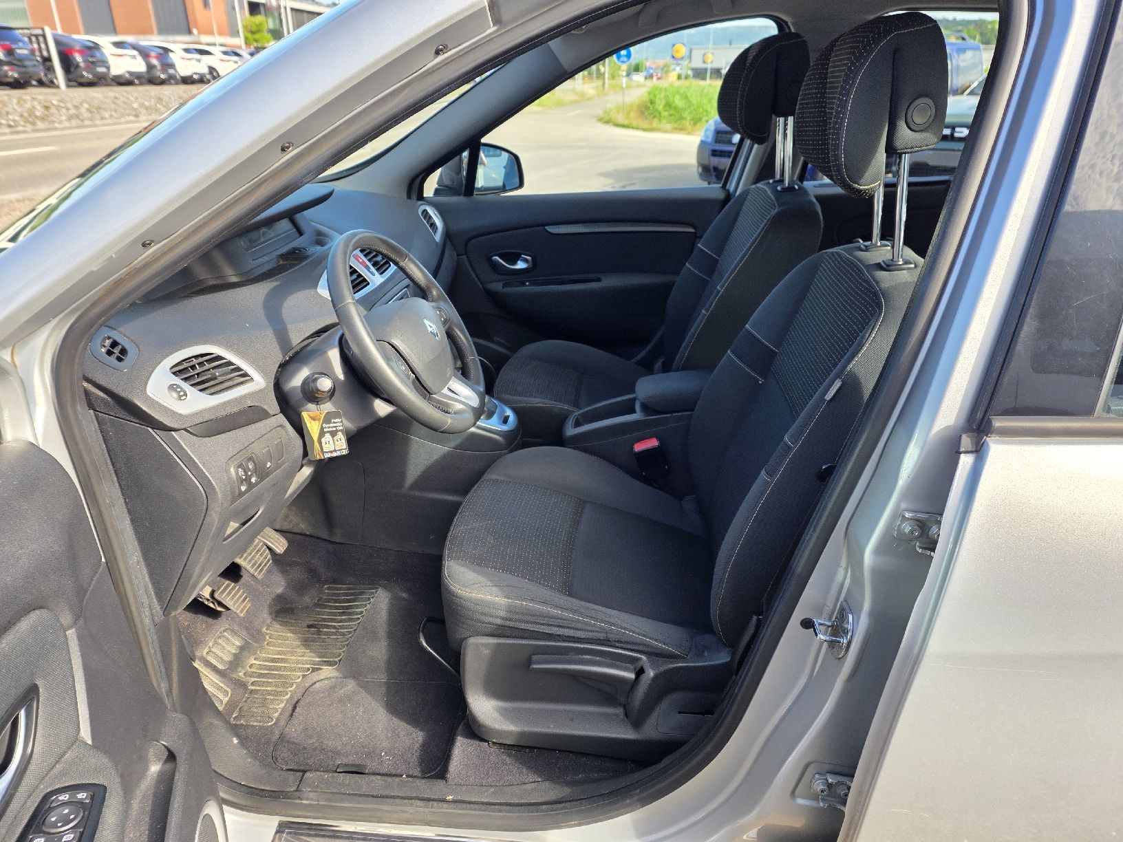 Renault Automobili: Renault Scenic 5-Plätzer – Usato da Eiken venduto da Keropower 4