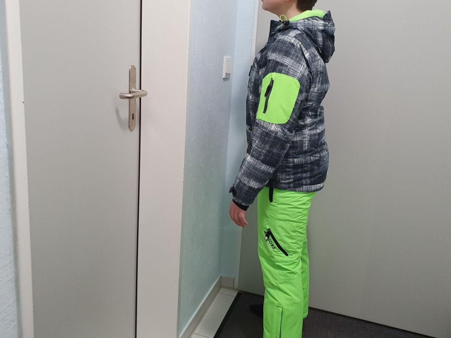 Completi: Skianzug,Jungen,Grösse 140 – Usato da Chur venduto da Mikymiki