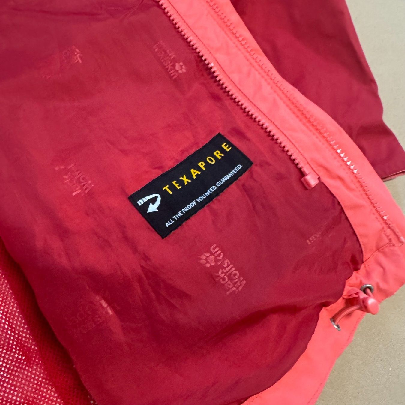 Jack Wolfskin Jacken: Jack Wolfskin pink rain-protective jacket regenjacke wind – Gebraucht aus St. Gallen von sourced_limited 4