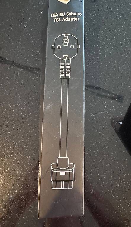 Laufwerke & Adapter: Original Tesla EU Schuko Adapter (16 A) – Gebraucht aus Oftringen von kar_y2tf