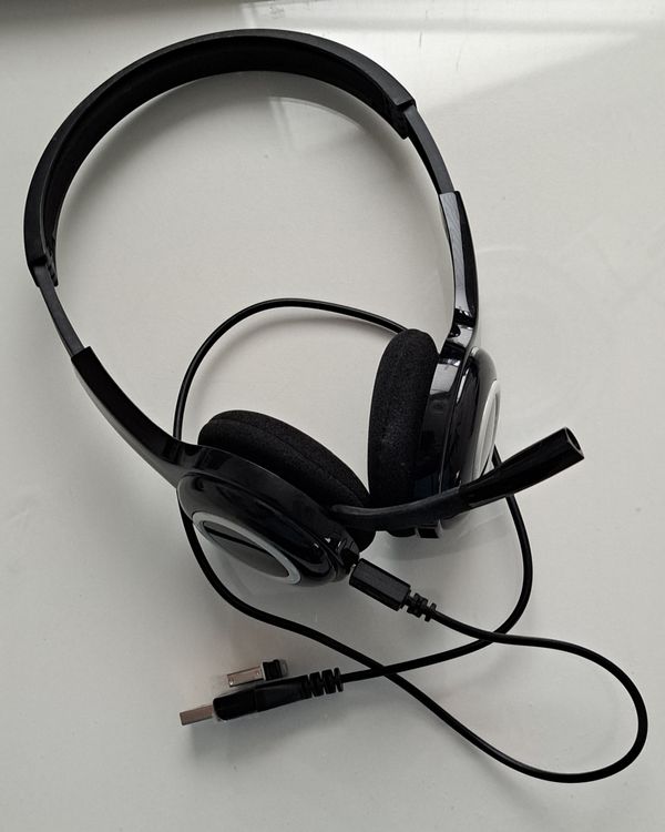 Headset Logitech schwarz 🎧  1