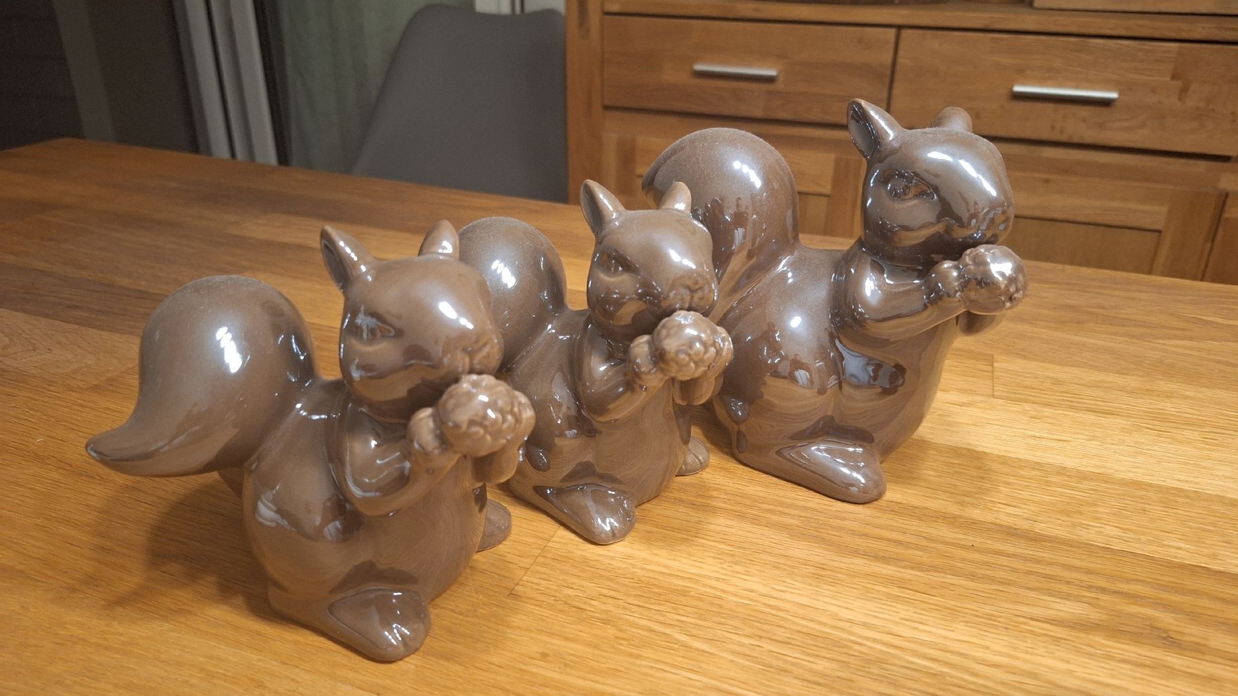 Tutte le decorazioni: 3 Eichhörnchen aus Porzellan – Nuovo (secondo la descrizione) da Luzern venduto da thomarco
