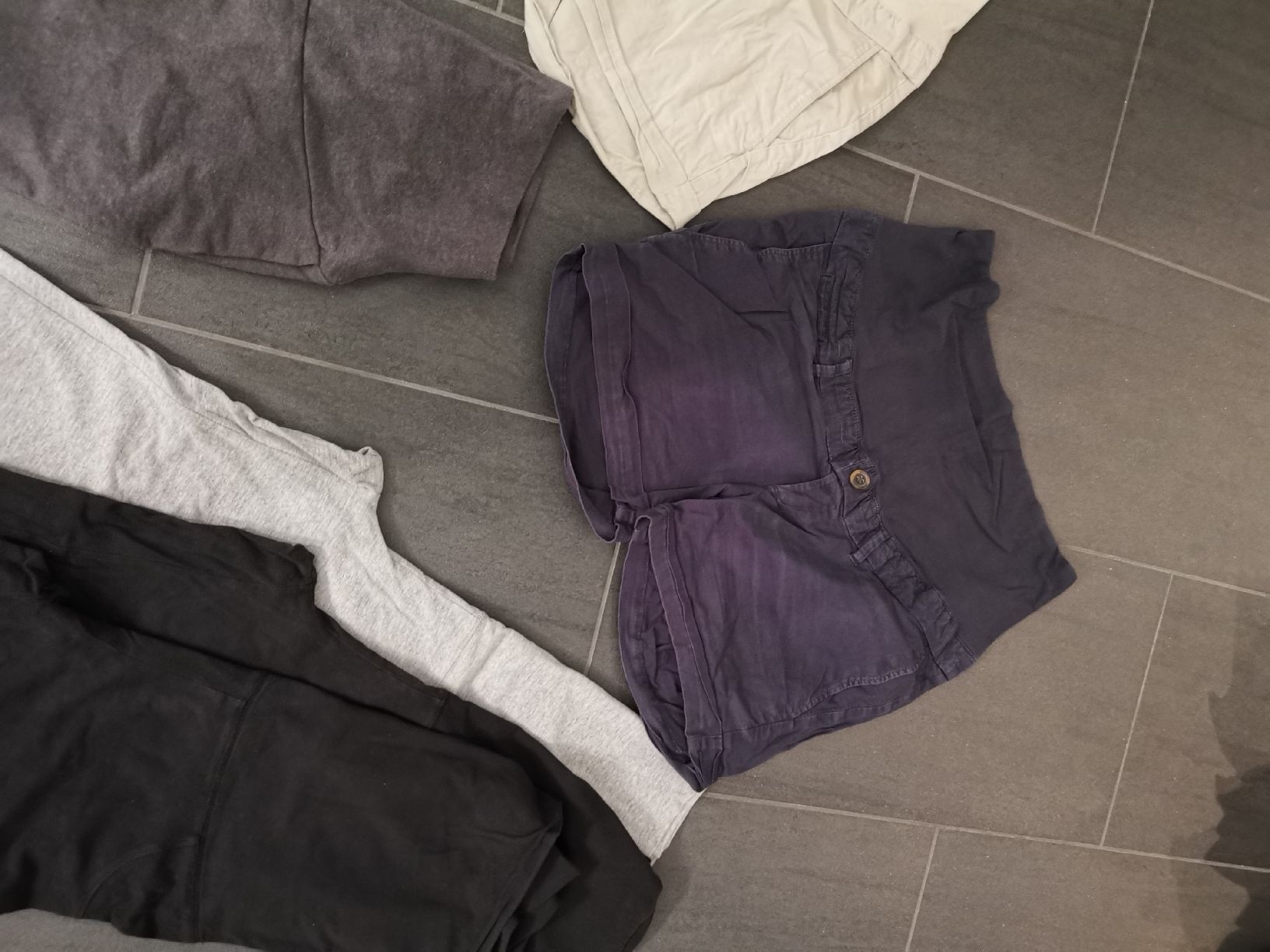 Lotti di vestiti: Umstandsmode Paket – Usato da Matzendorf venduto da hauli2 4