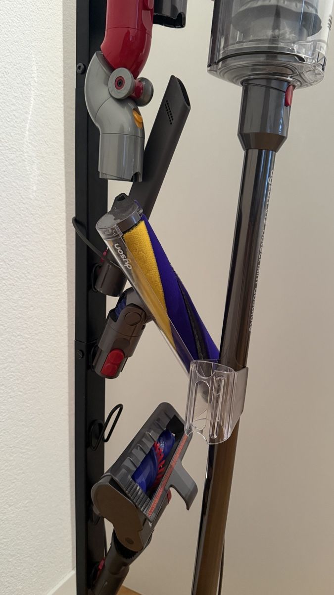 Dyson Staubsauger & Zubehör: Staubsauger Dyson V12 Detect Slim Absolute mit Ständer – Gebraucht aus Olten von flosflomarkt 5