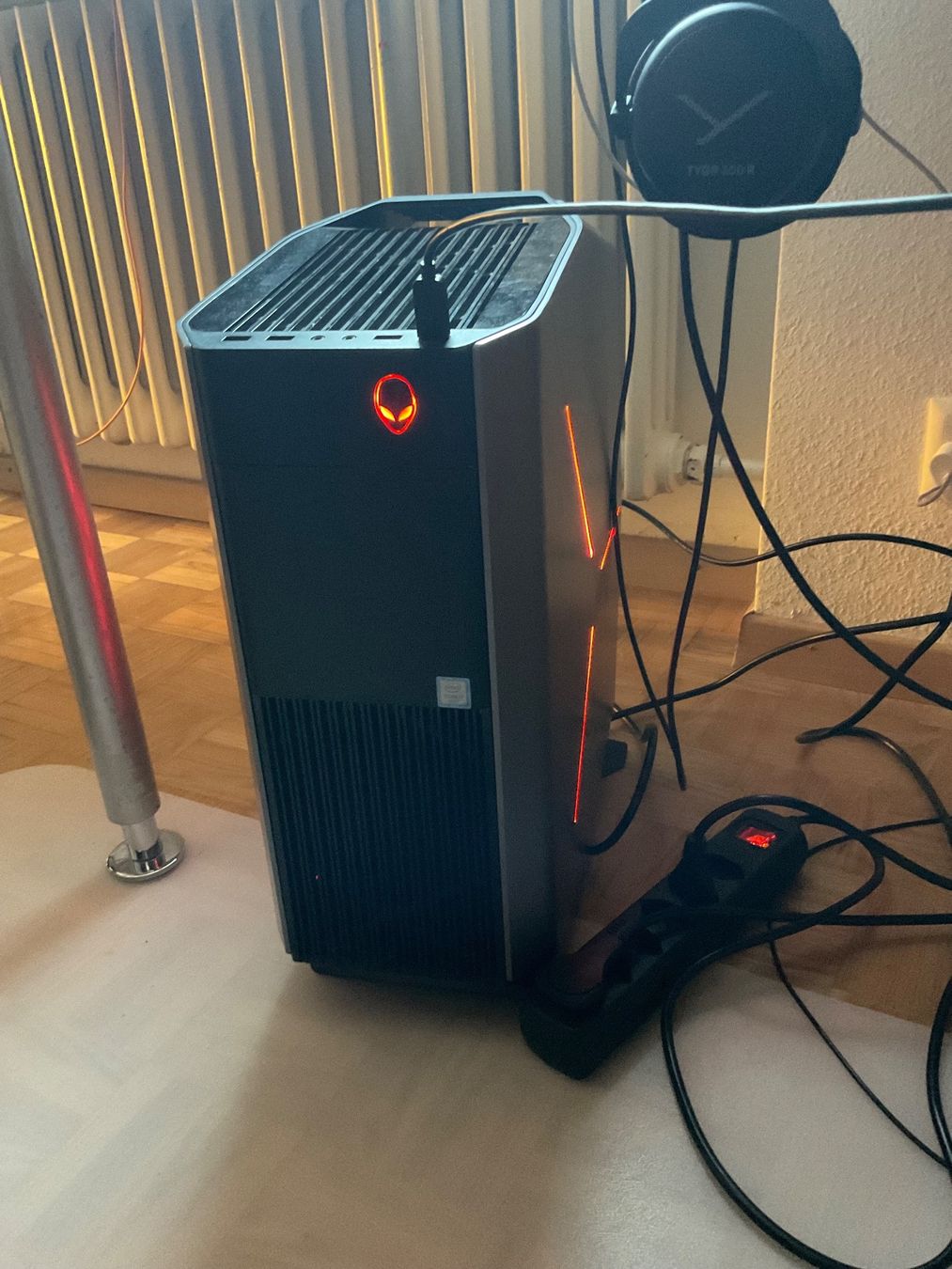 Alienware PCs: Gaming PC Alienware Aurora R5 Top Zustand – Gebraucht aus Malters von  4