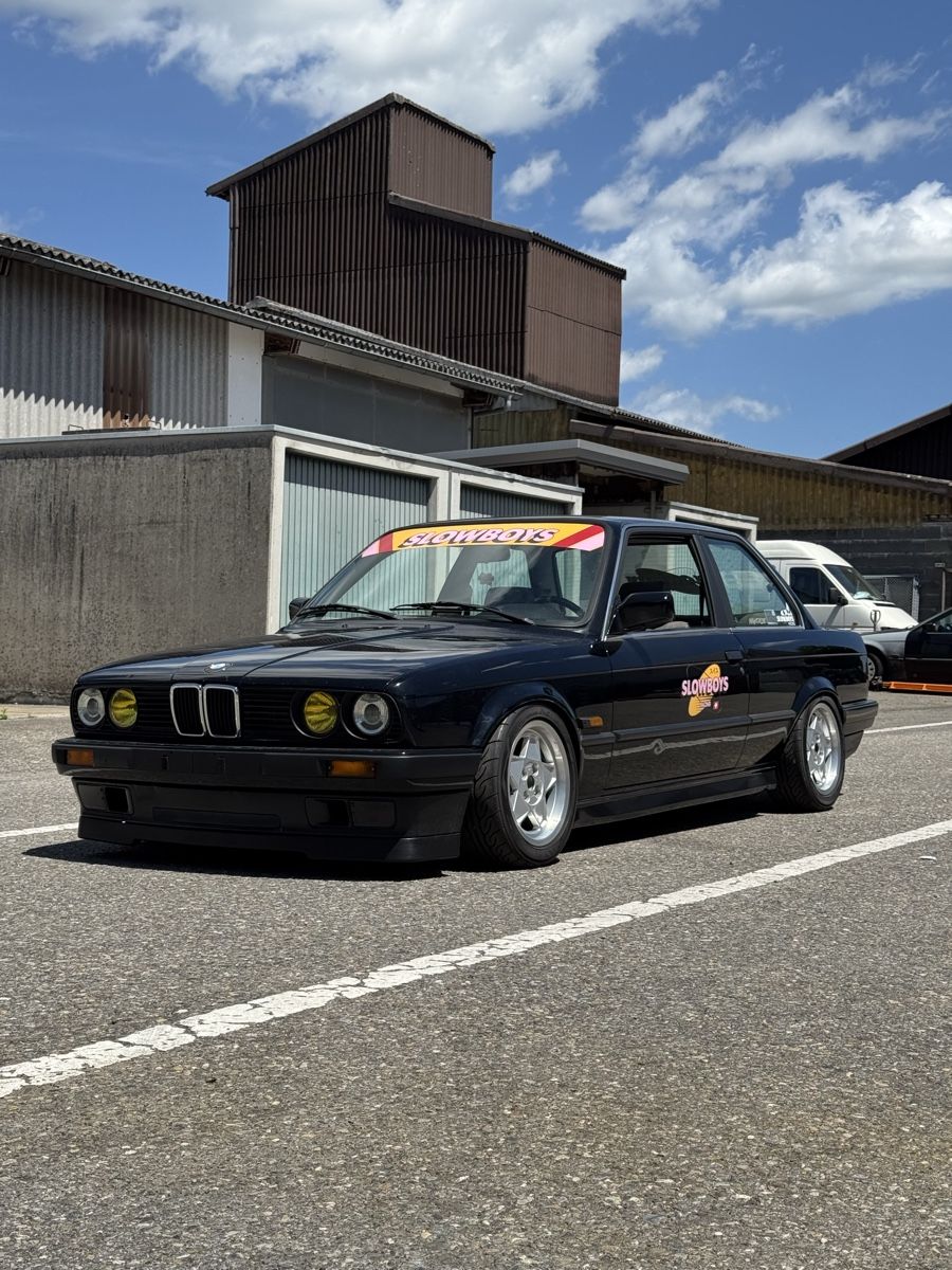 BMW Autos: BMW 316i E30 Handschalter – D'occasion à gachnang par crisi124