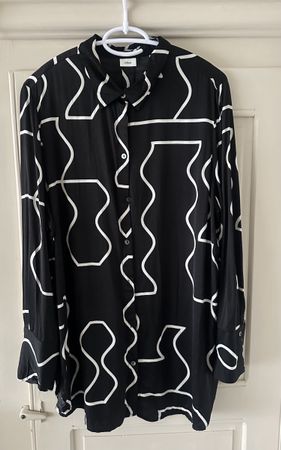 Chemise s.Oliver noir et blanc motif abstrait neuve