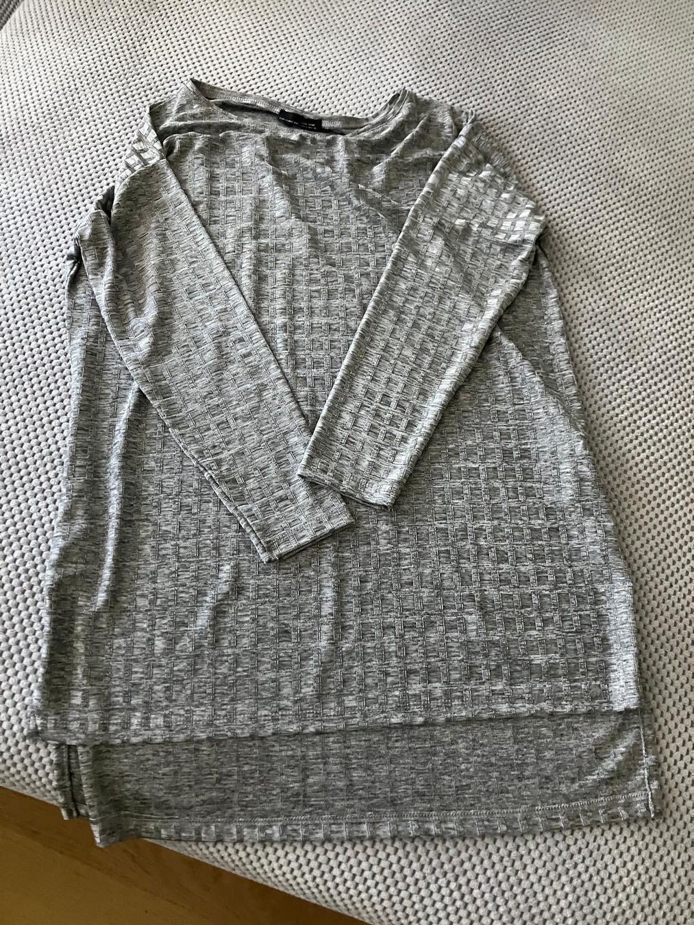 Zara Pulls & Sweat-shirts: Zara leichter Pulli Grösse L – D'occasion à Allenwinden par Obalu