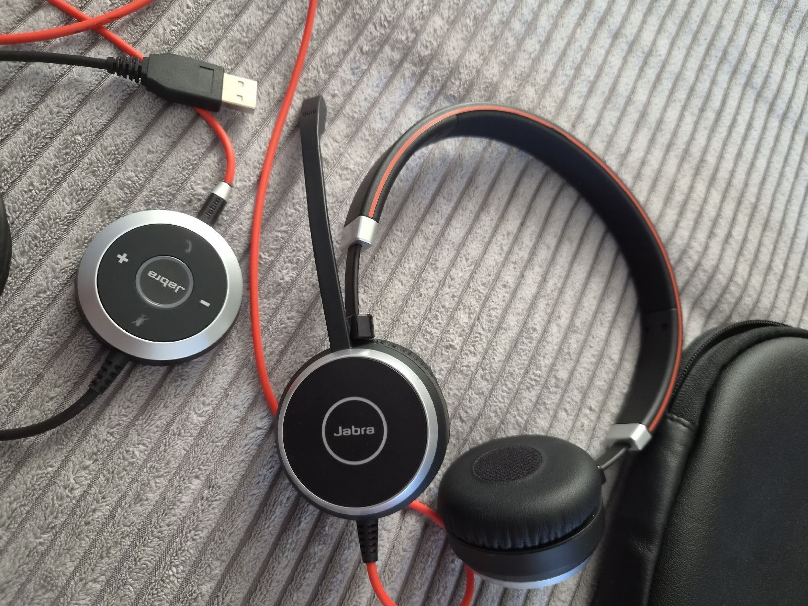 Jabra Cuffie: Jabra Evolve 40 Headset mit Kabel, kaum gebraucht – Usato da Zürich venduto da Phippu100 1