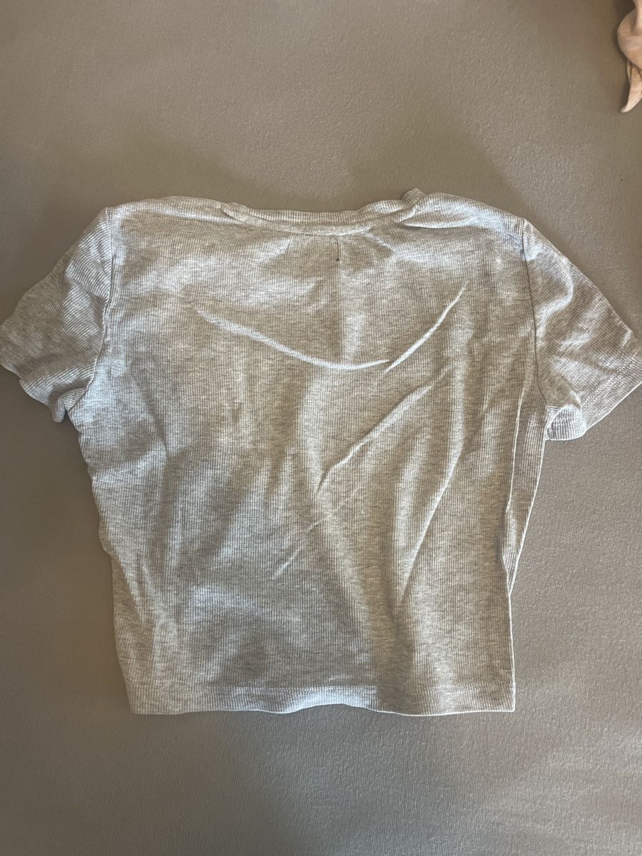 T-shirt: Graues T-Shirt Even and Odd – Usato da Zürich venduto da Zhau.53 1