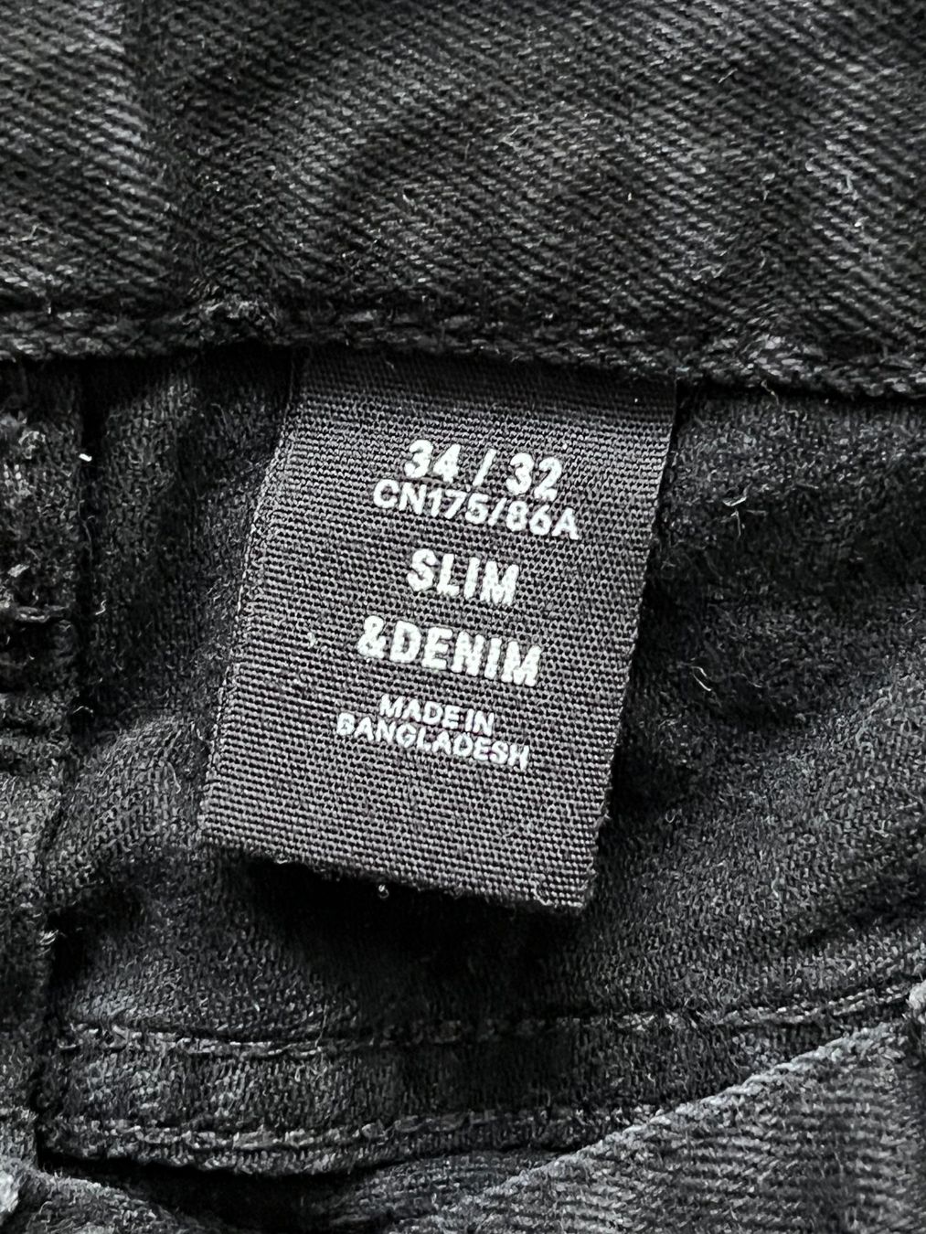 H&M Jeans: Schwarze Denim Five Pockets Jeans von H&M – Gebraucht aus Strengelbach von Lucaernest 1