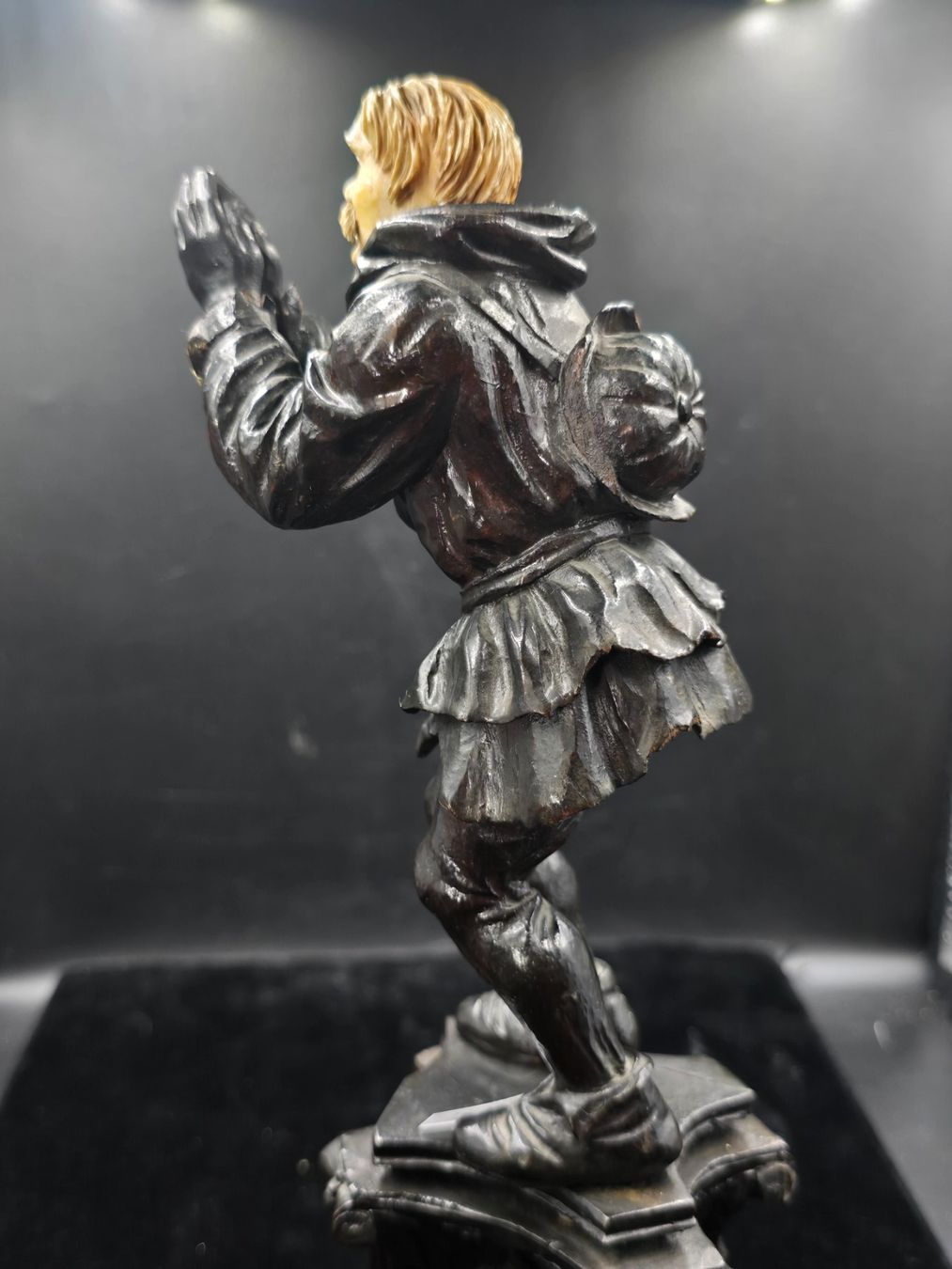 Figuren: Holz geschnitzte Figur – Gebraucht aus Rorschacherberg von snOOpydOg11 5