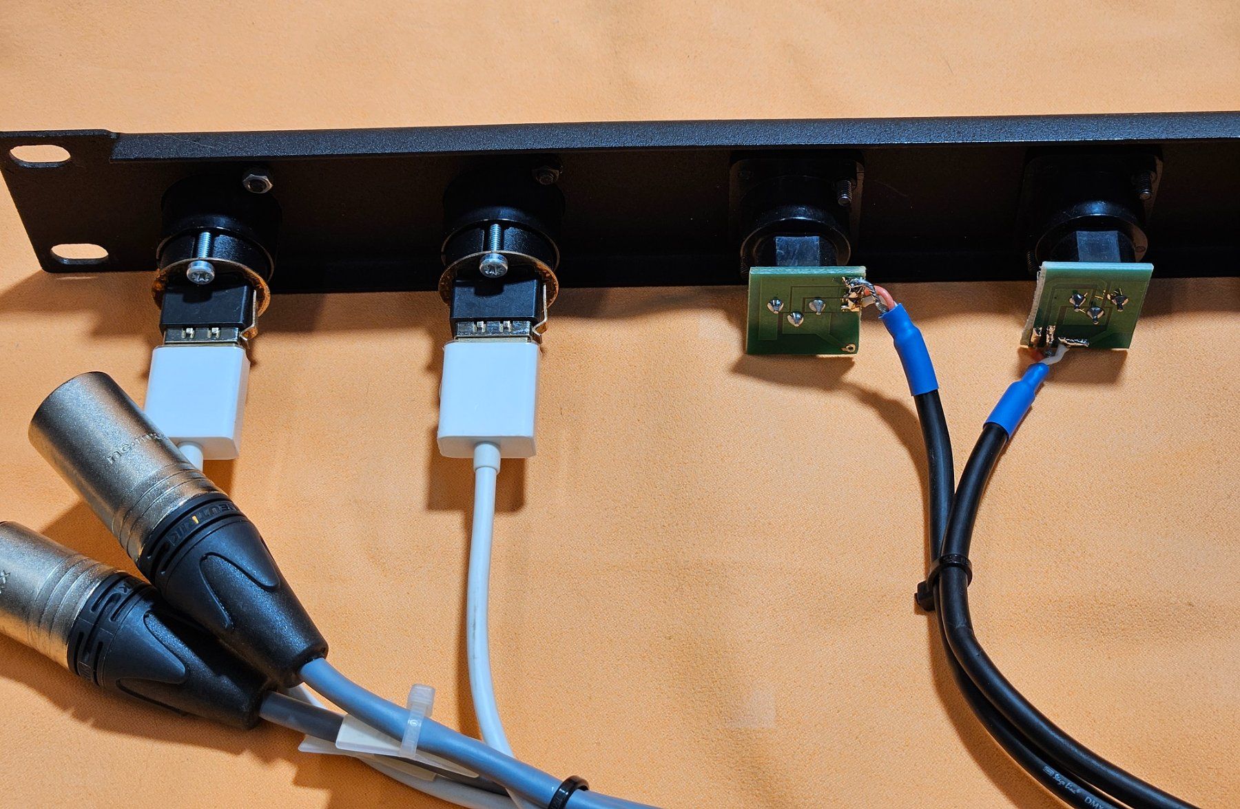 Convertitori: Patch audio et vidéo – Usato da St-Cierges venduto da Pestol 5