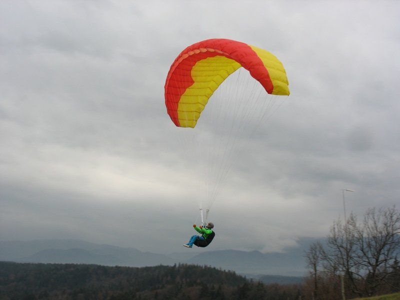 Modellismo RC: RC Gleitschirm mit 195cm Spannweite – Usato da Baar venduto da Ferro7