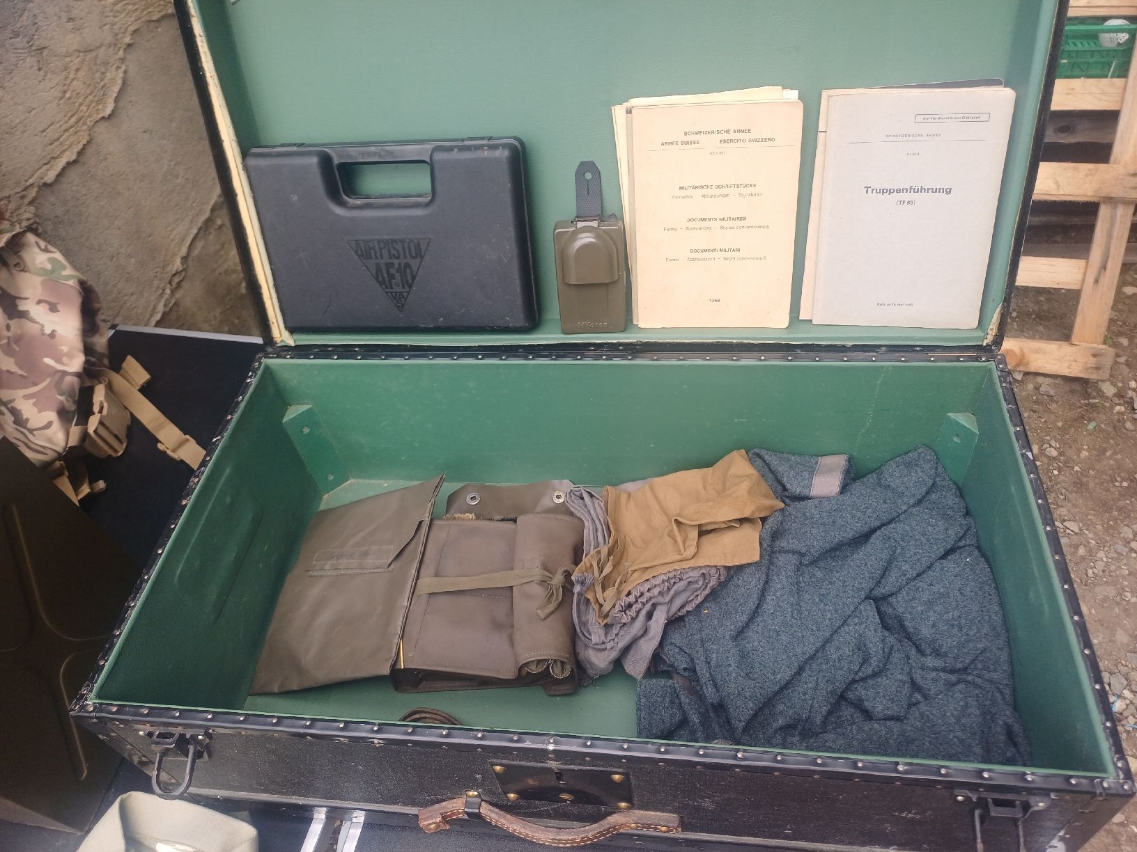 Casse di trasporto: Lot Militaria – Difettoso da Wangenried venduto da Recycler94 1