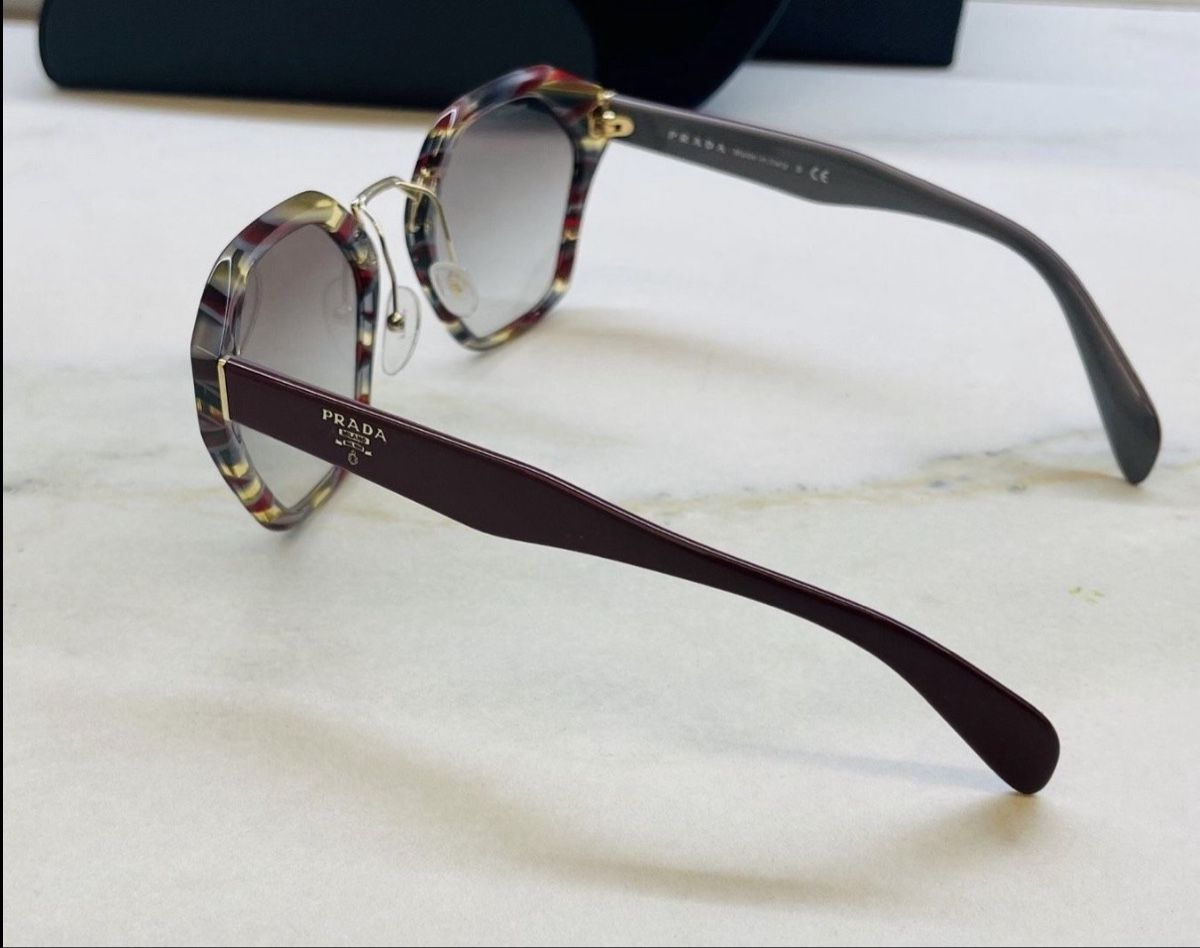 Prada Occhiali & Lenti: Lunettes de soleil Prada – Usato da Biel/Bienne venduto da Irideca 2