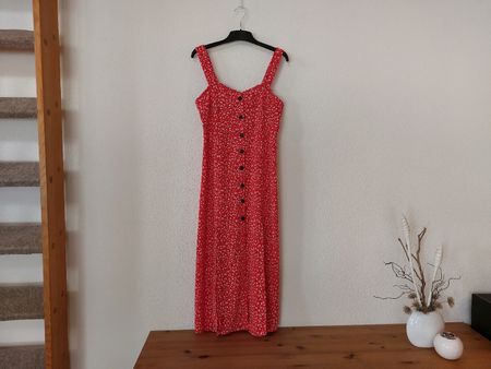 Sommerkleid, Rot und geblümt 