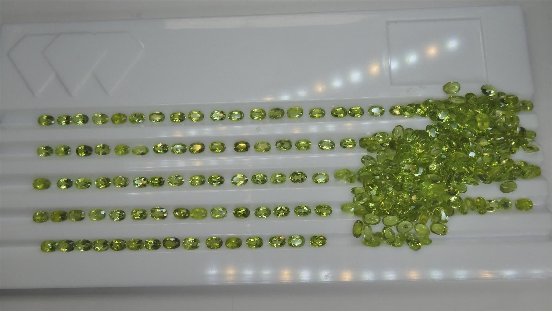 Pietre preziose: 10x Péridots 6x4 mm - Valeur 190.- Fr – Nuovo (secondo la descrizione) da Grimisuat venduto da Valgem 7