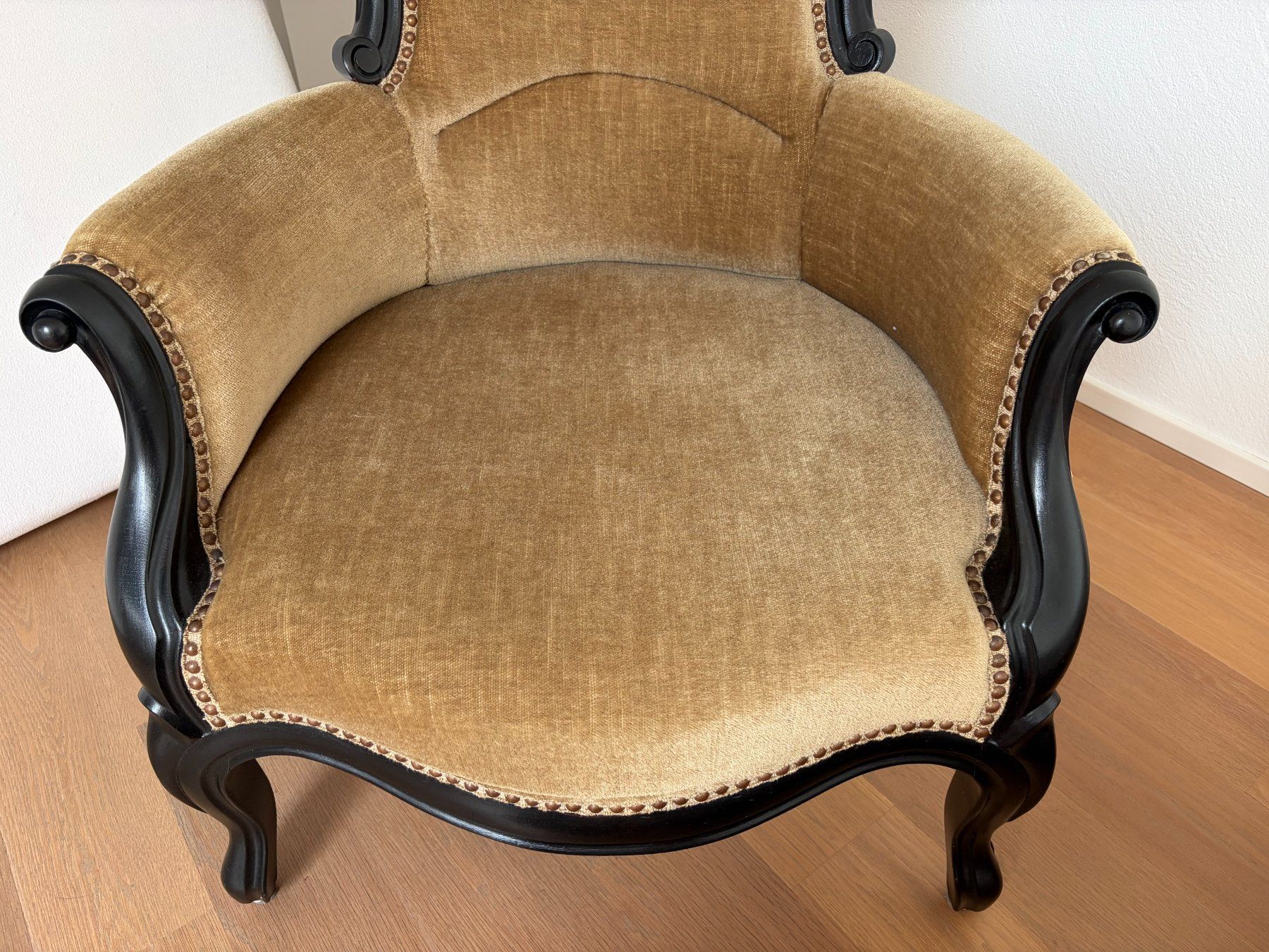 Fauteuils: Antiker Sessel mit Holzrahmen – D'occasion à Samstagern par TAAF 1