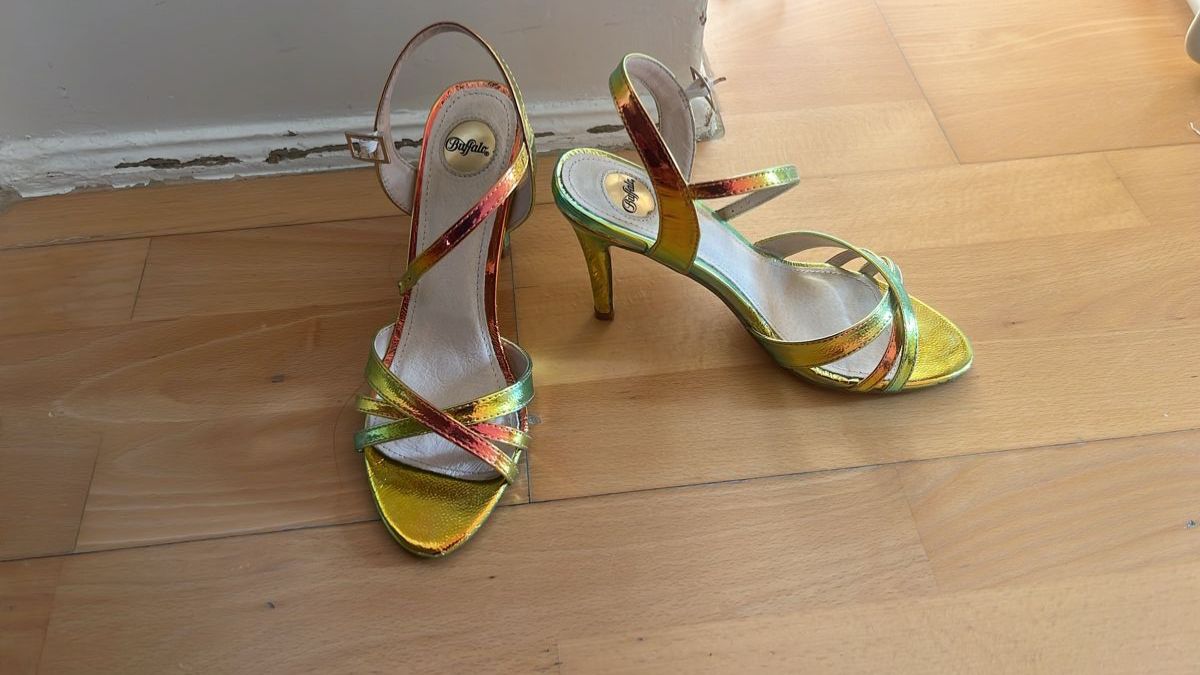 Buffalo Scarpe da donna: Buffalo Sandalen Metallic Regenbogenfarben Gr 38 – Usato da Kilchberg ZH venduto da asrael02 1