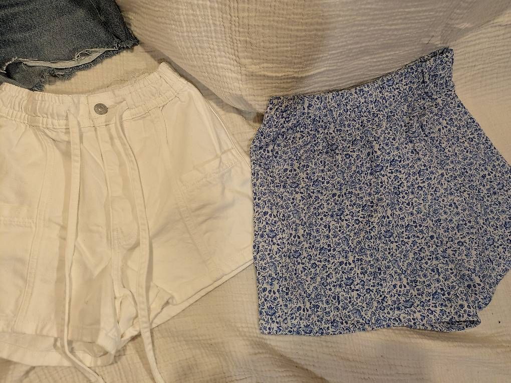 Pantaloni: 4  Shorts – Usato da Schwyz venduto da Magdalena86 2