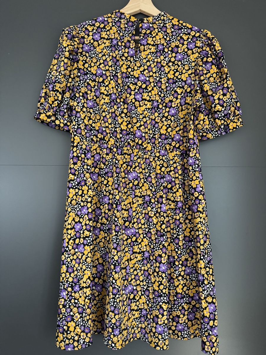 Kleider: Blumenkleid (M) – Gebraucht aus Aarau von faXse 2