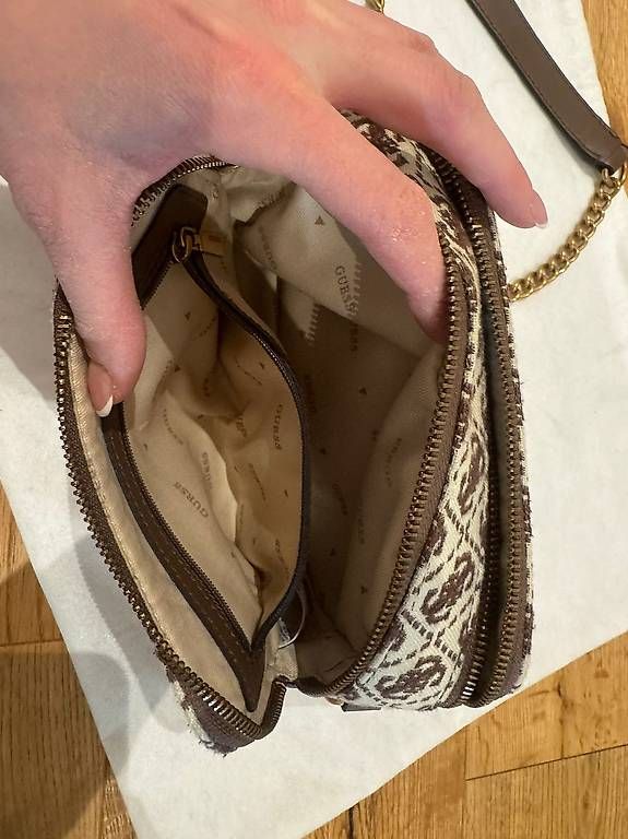 Borse da donna: Guess Mini Tasche, Monogramm, guter Zustand – Usato da Weiach venduto da cor_2sss 1