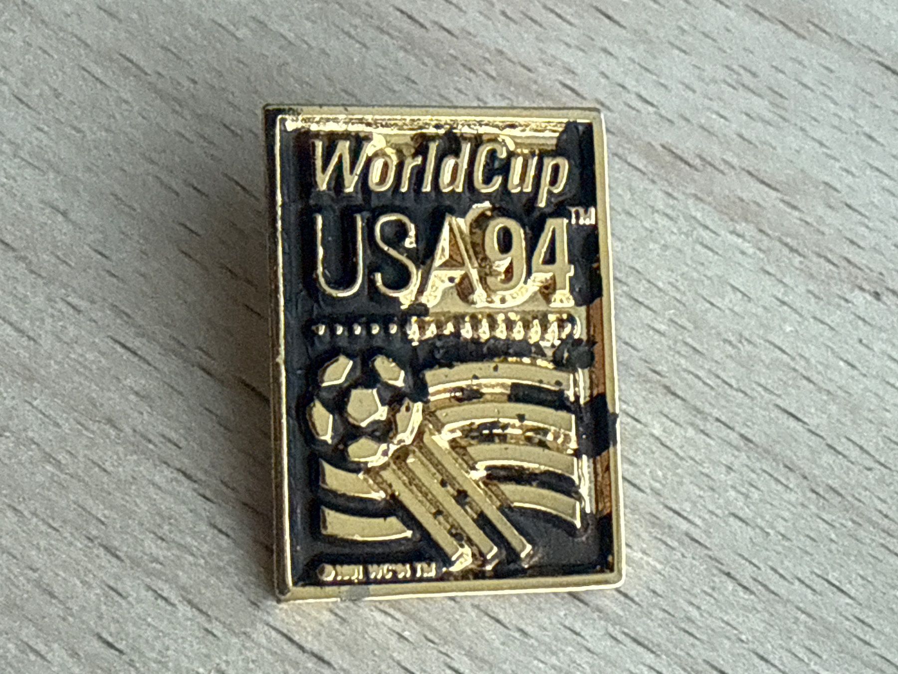 Placchette & Badge: Pin World Cup USA 94 – Usato da Glattbrugg venduto da Schweigmatt