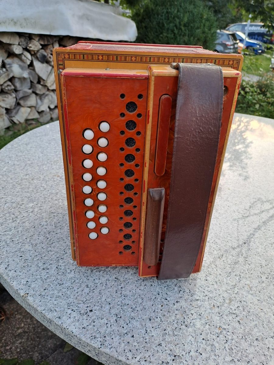 Musikinstrumente: Accordéon diatoniques  – Gebraucht aus Domdidier von HA92 9