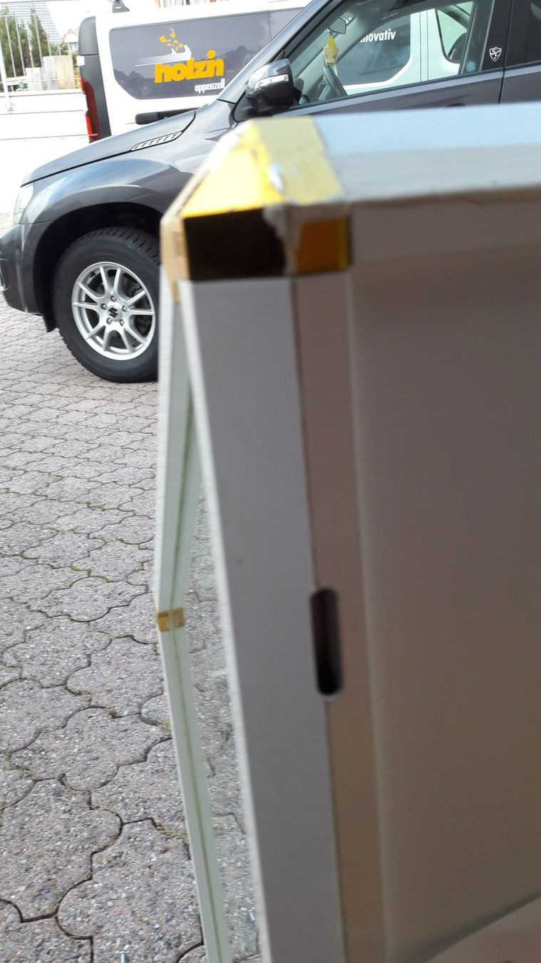 Vetrine: edle Glasvitrine  mit Beleuchtung – Usato da Weissbad venduto da almaco 3