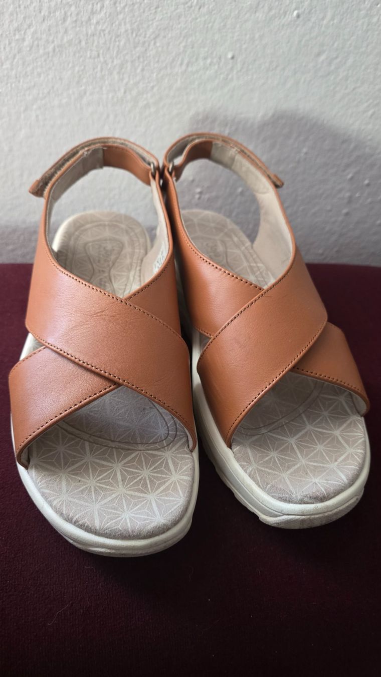 Damenschuhe: Joja Sandalen grösse 41 – Gebraucht aus Wittenbach von rose_rosi