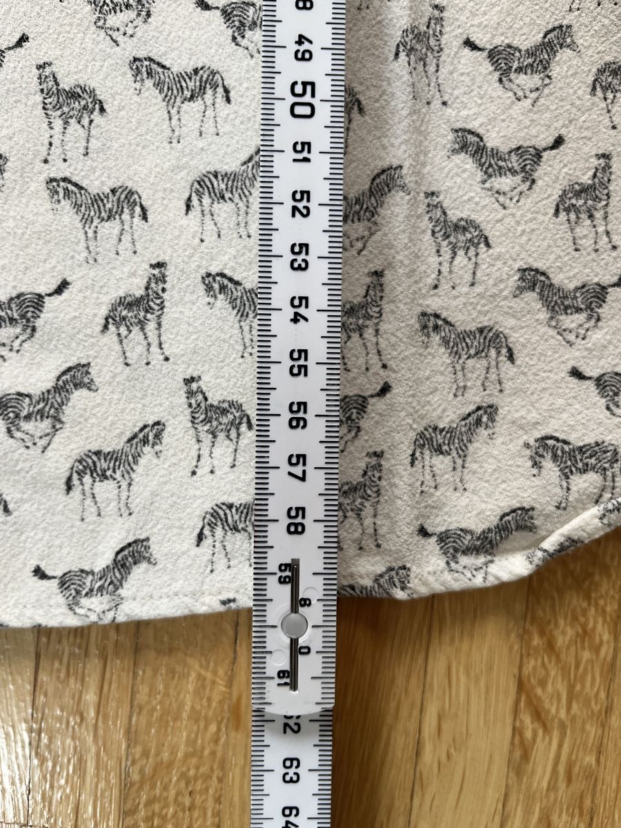 H&M Camicette: Viskose Bluse mit Zebra Print von H&M, Grösse S – Usato da Ittigen venduto da franzis6 3