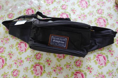 Bauchtasche schwarz NEU OVP viele Fächer mit Reissverschluss