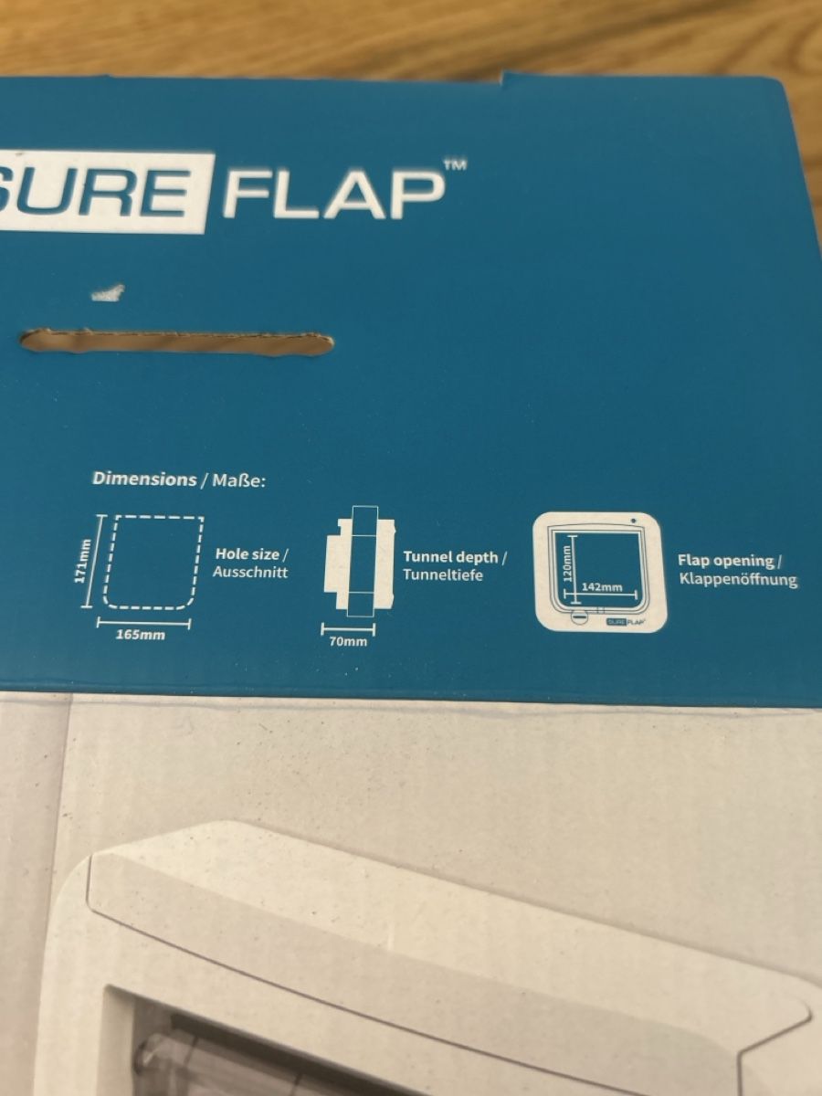 Katzenklappen: Sure Flap Microchip Cat Flap  – Gebraucht aus Horw von Tigersteumpi 2