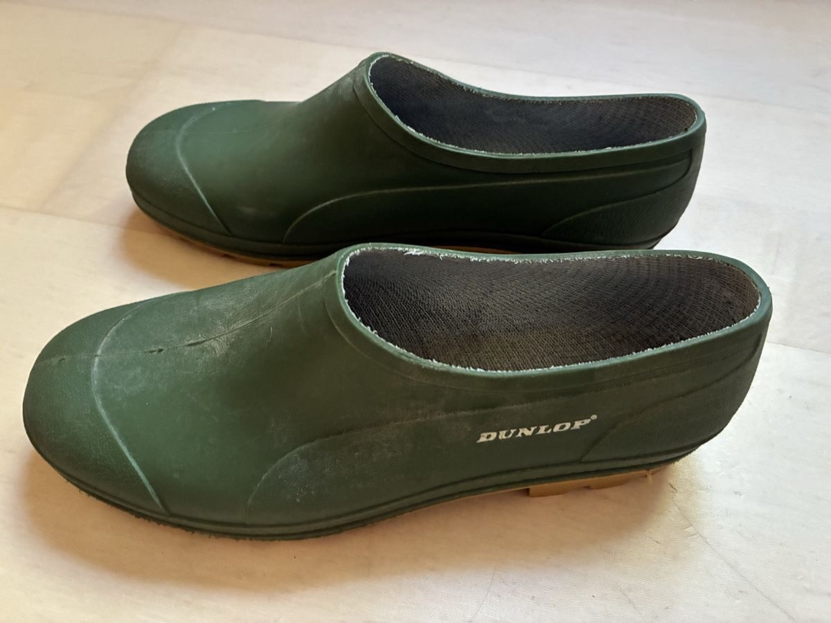 Chaussures hommes: Dunlop Gartenschuhe Gr. 42 – D'occasion à Biberist par wacholder