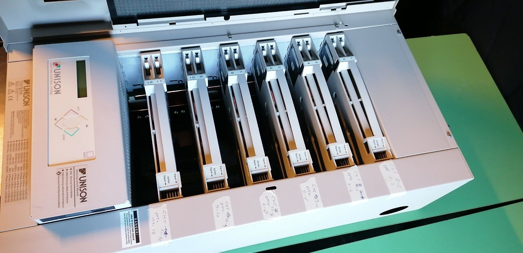 Strumenti musicali: Rack dimmer ETC Unison + ETC ED15N 12ch – Usato da Bellinzona venduto da fan_tc7f