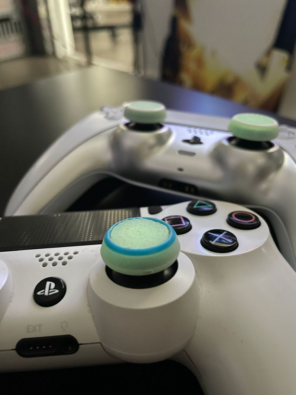 Controller: PlaySation 4&5 | XBOX Controller Grips / Noppen (Weiss/Neon) – Nuovo (secondo la descrizione) da Niederwil SO venduto da BlueSonic 2
