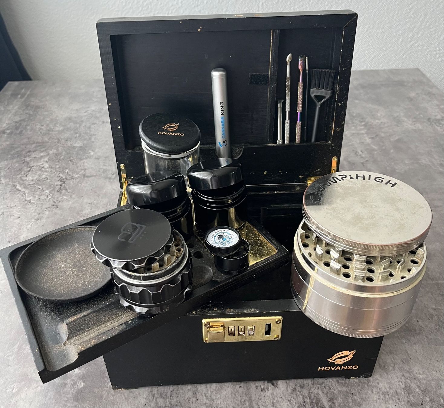 Box contenitori: Cannabis Stashbox – Usato da Gossau ZH venduto da Nn_y5l9 1